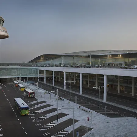Air Rooms Barcelona Airport By Premium Traveller-3