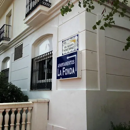 Apartamentos La Fonda-3