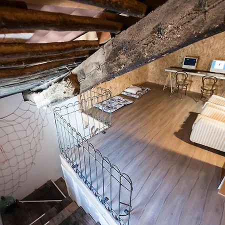 Albergue Rosalia / Pilgrim Hostel-3