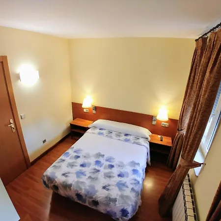 Hostal Prada Borges-3