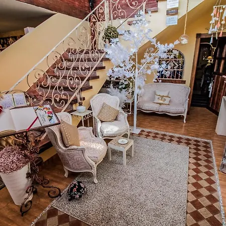 Laurel De La Reina Bed & Breakfast - Boutique-2