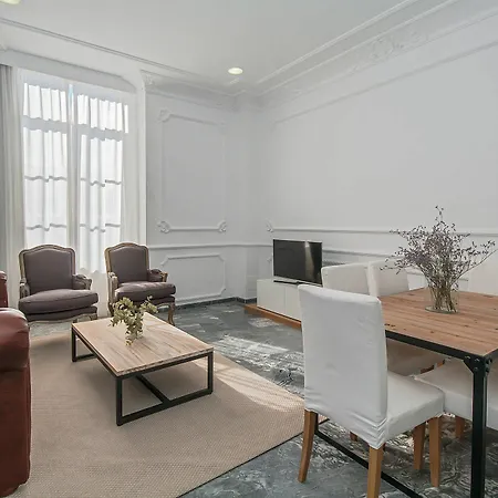 Apartamentos Plaza Constitucion - Larios-2