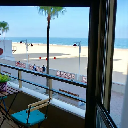 Victoria Beach Sunset Lounge-2