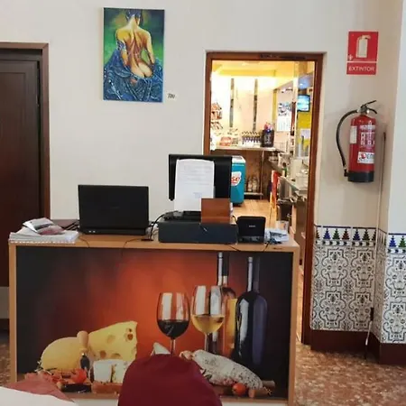 Hostal Restaurante el cruce-3