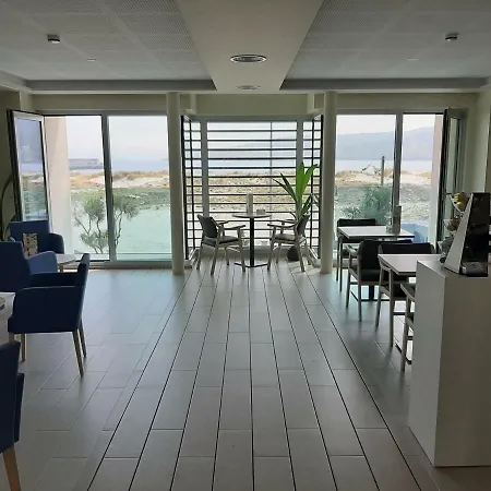 Hotel O Náutico Laxe-3