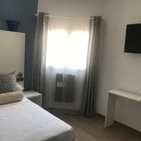 Modern Hostal-3