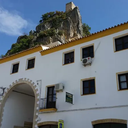 Alojamientos Castillo de la Iruela-3