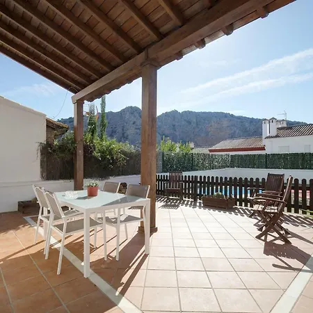 Magnífica casa con piscina privada-3