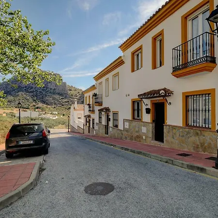 Magnífica casa con piscina privada-2