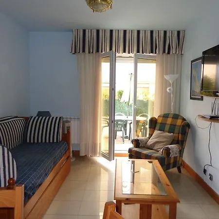 Apartamentos La Marina-2