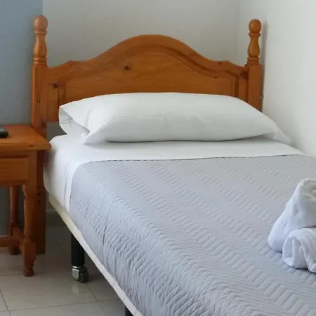 Hostal Candeleda-2