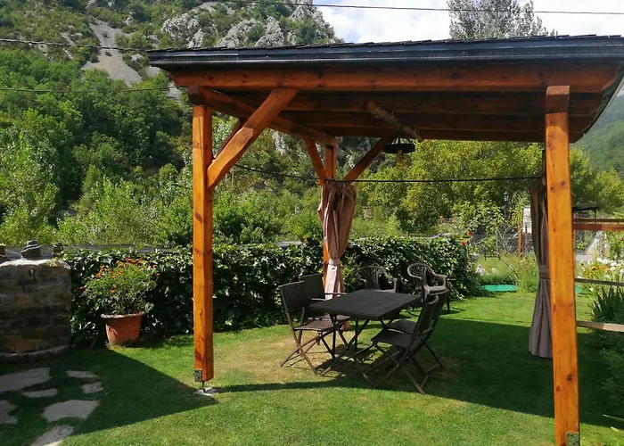 Apartamentos Mobison Salinas de Bielsa, España