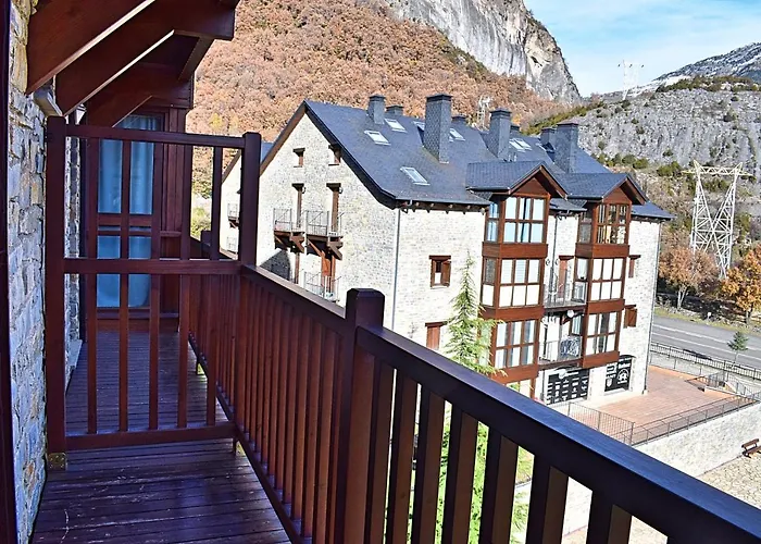 Escarra - Reformado, acogedor y luminoso, con garaje cubierto y ascensor BY PIRINEOS 360
