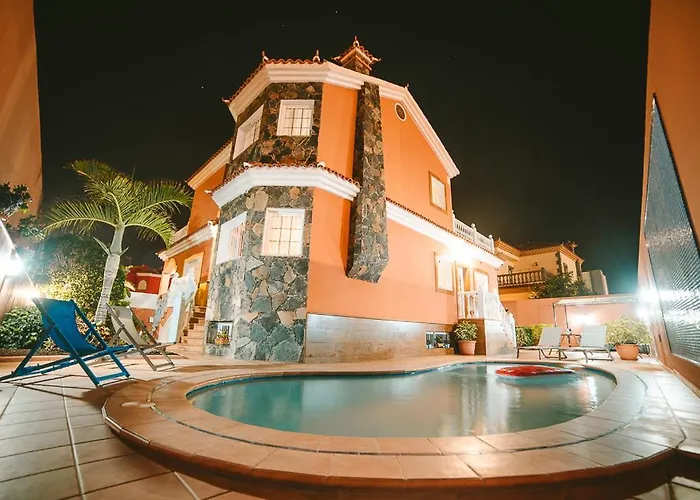Villa Morada Sonneland con piscina privada climatizada