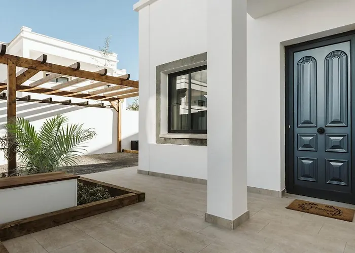 Villa Flamboyan
