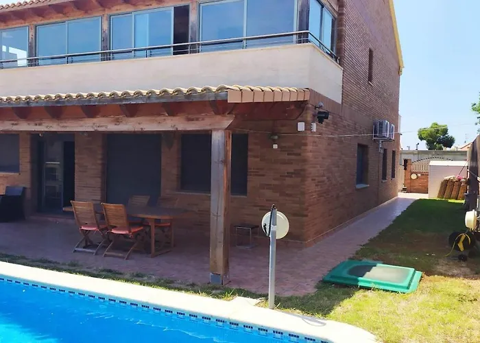 Moderno Con PISCINA En