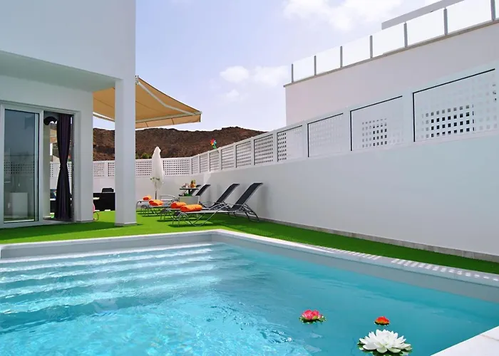 Big Villa Tauro With Private Heated Saltwater Pool & Jacuzzi & Bbq & Game Room & Arcade Games