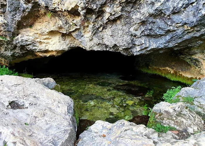 Alojamiento Rural Casa Inocente La Toba , España