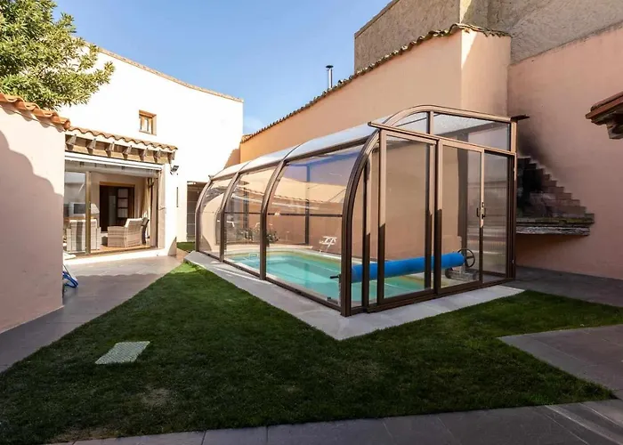 CASA ERNESTO Piscina Climatizada, porche y garaje