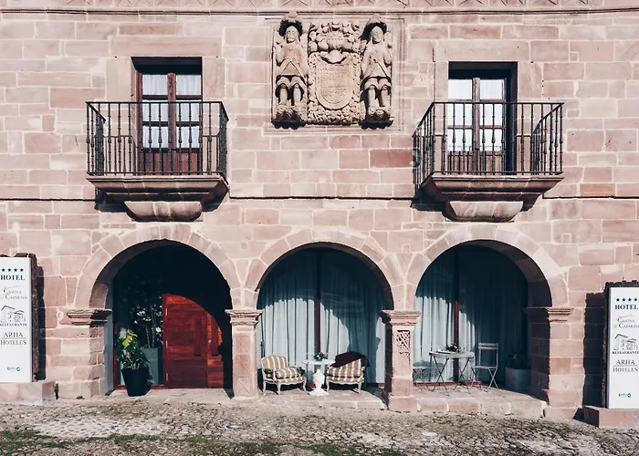 Arha Casona De Carmona (Antiguo Parador De Carmona-Cantabria)