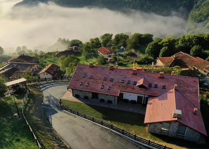 Apartamentos Los Picos de Europa Colio, España