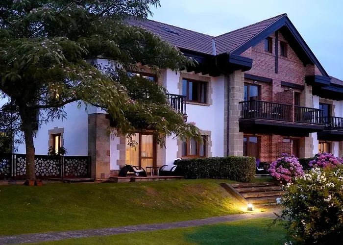 Apartamentos Ciudad de Petra Santillana del Mar, España