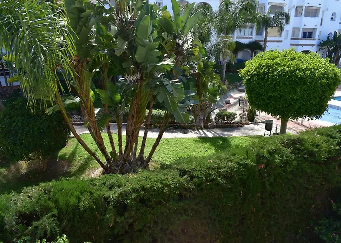 Timon Ii, Luxury 3 Bedroom Beachside Apartment Benalmádena, España