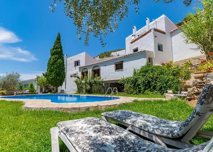 Casa Rosa, con encanto y piscina climatizada