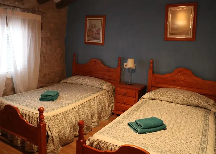 Casa rural tres regiones Ontinena, España