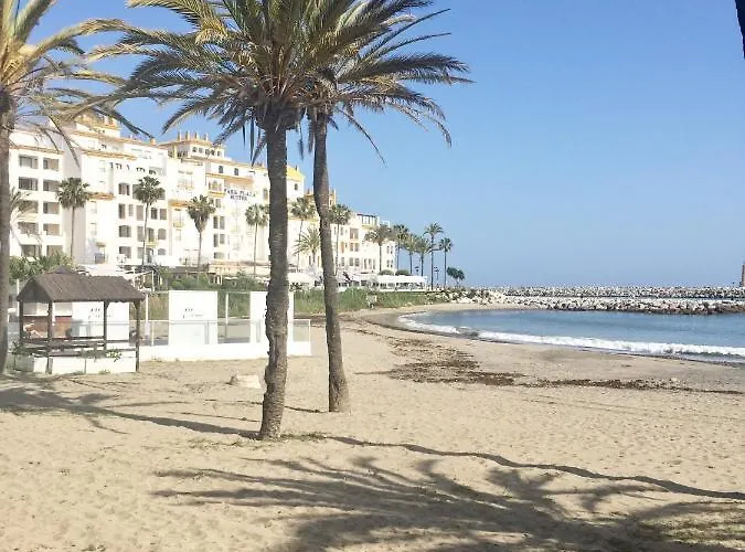 Puerto Banus ., Gray De'Albion