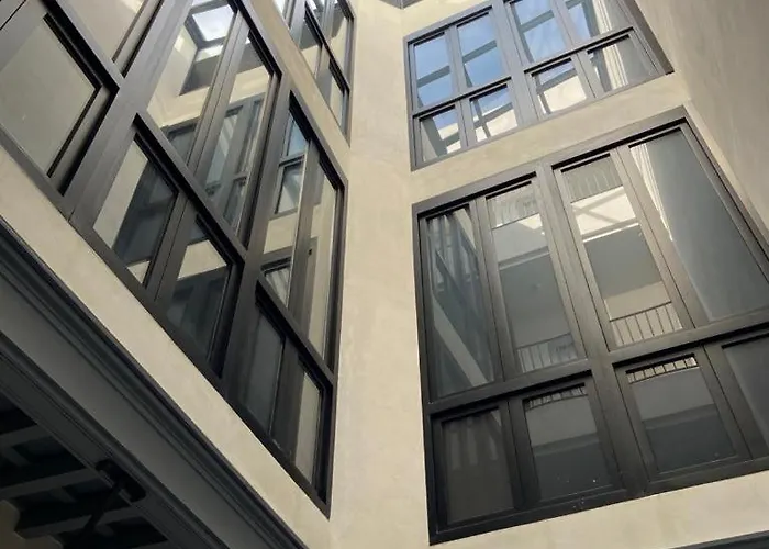 Oma Cadiz Apartments