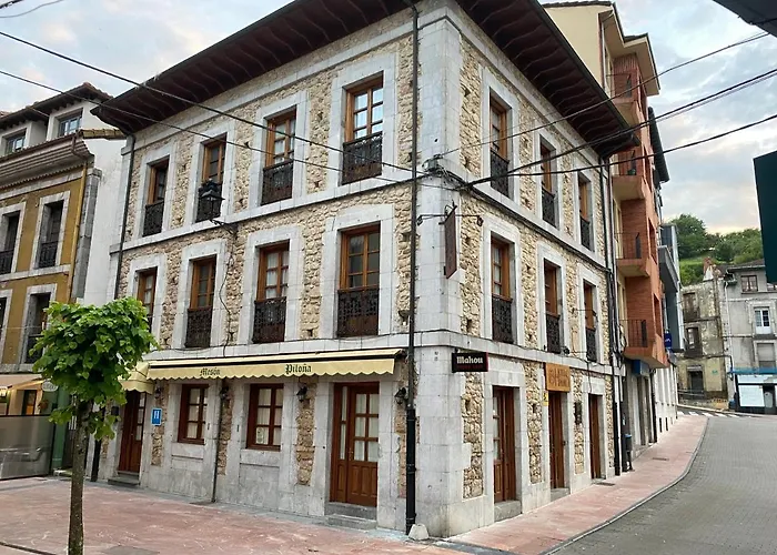Hotel Piloñés