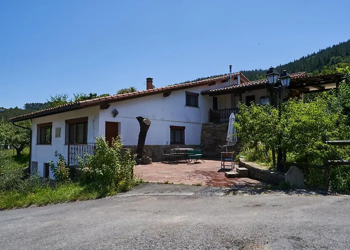 Garai Etxea, casa adosada en la montaña