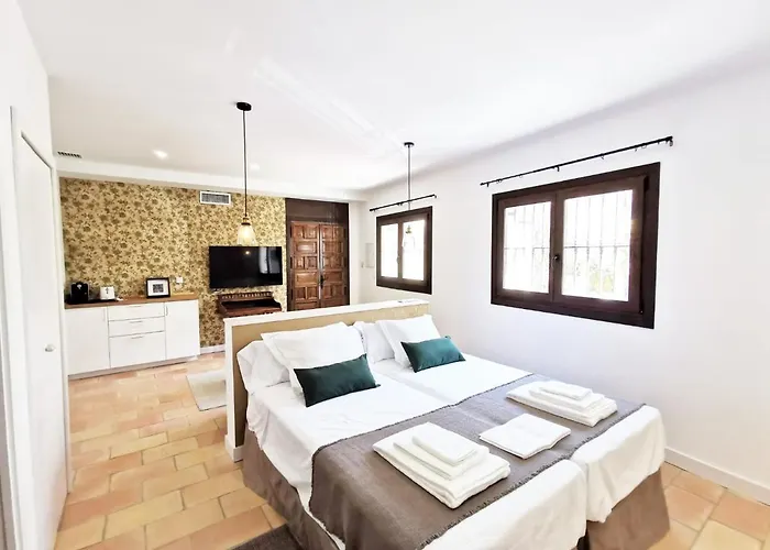 Apartamentos Tres Llaves Palacio de Vela de los Cobos