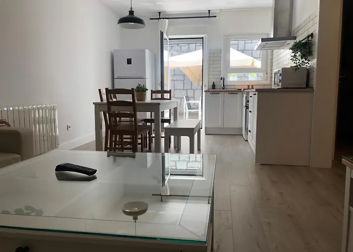 Casa Navalhorno- barrio nuevo Valsain