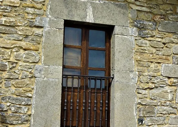 Hotel Doña Lola Izarra, España
