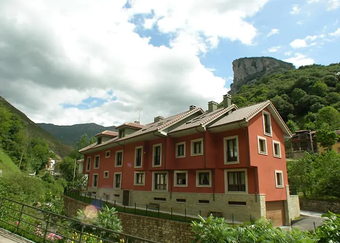 Apartamentos Puente La Molina