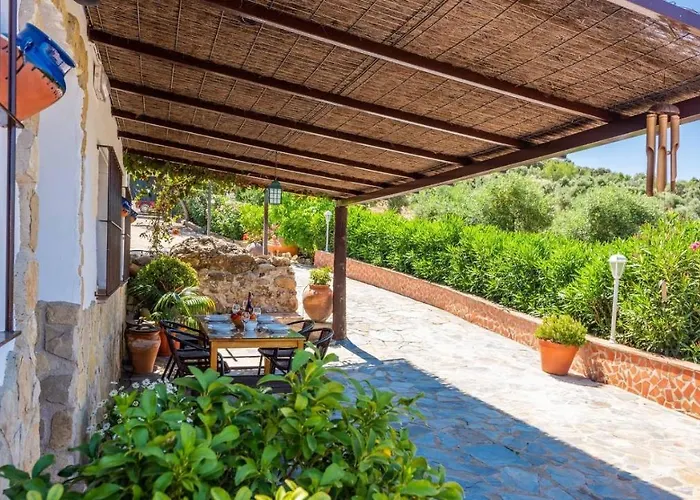 Villa Cortijo del Abuelo El Gastor by Ruralidays, España