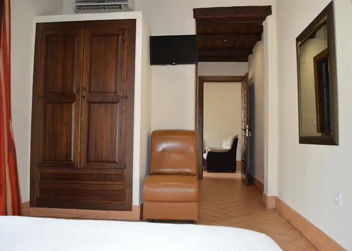Apartamentos Turísticos - Hostal Los Alisos