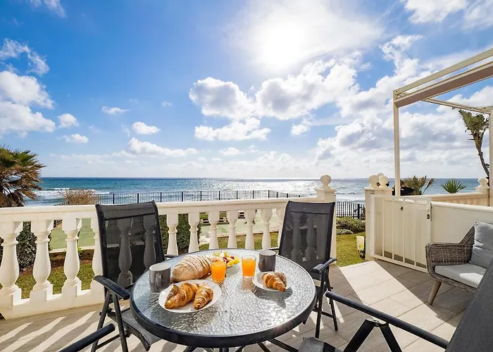 Apartment On Beach Mijas