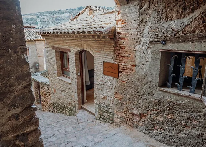 Apartamentos Fuendebanos Alquézar, España