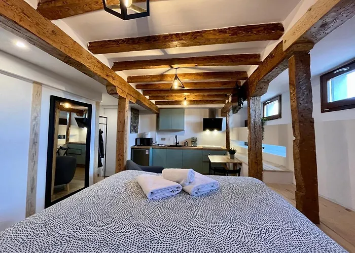 Atuaire Home Loft con encanto en el Corazón de Burgos Dauda, España
