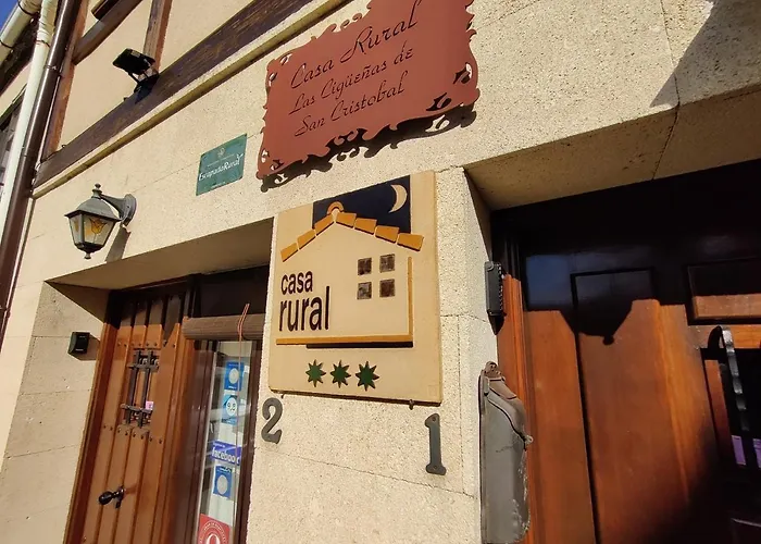 Las Cigüeñas de San Cristóbal San Cristóbal de Segovia, España