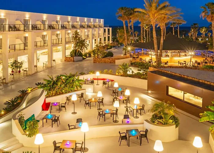 Hotel Cabogata Jardín