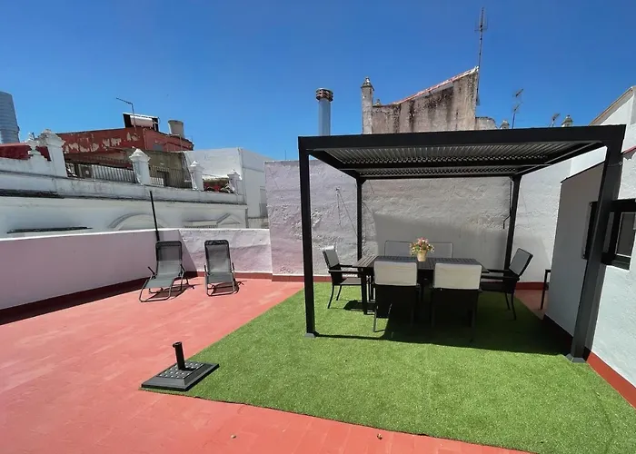 GATU Casa del Arco ,centro histórizo y zona de ocio, Gran terraza -Mayores de 21 años y familias