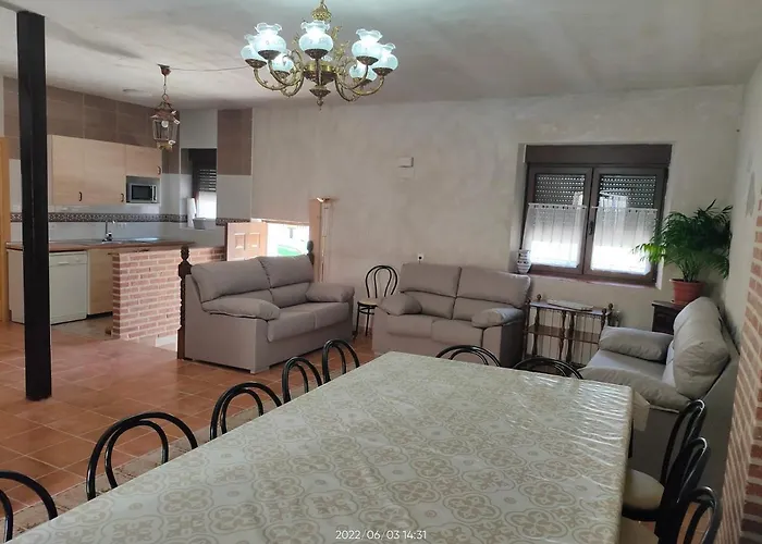 Casa Rural Baños del Rey con piscina climatizada