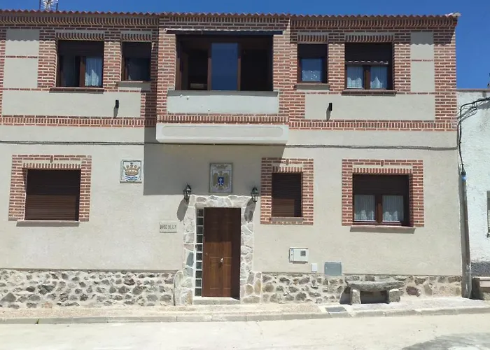 Casa Rural Baños del Rey con piscina climatizada