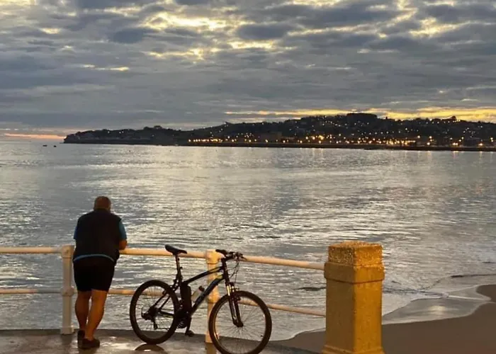 Alojamientos Muelle de Gijón, España