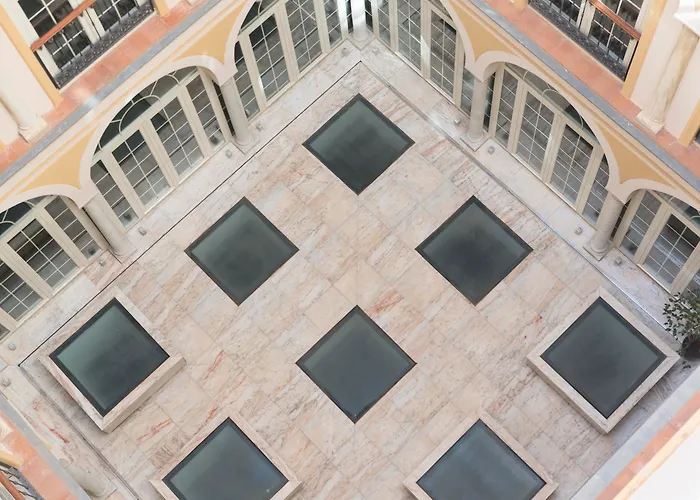 Petit Palace Plaza