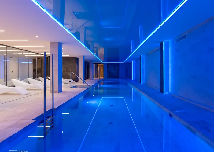L'Azure Hotel 4* Sup